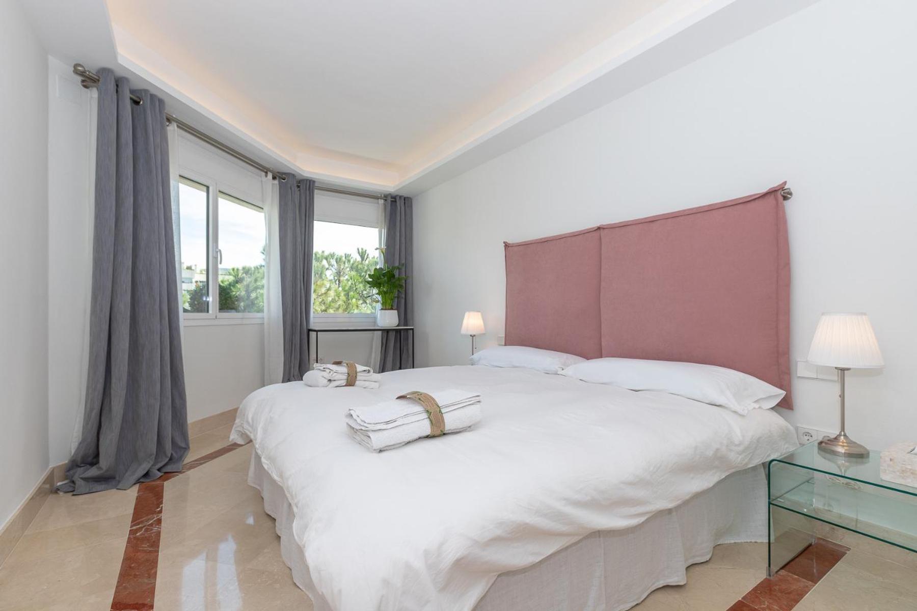 Lujoso Apartamento Con Piscina En Paseo Maritimo Marbella Exterior foto