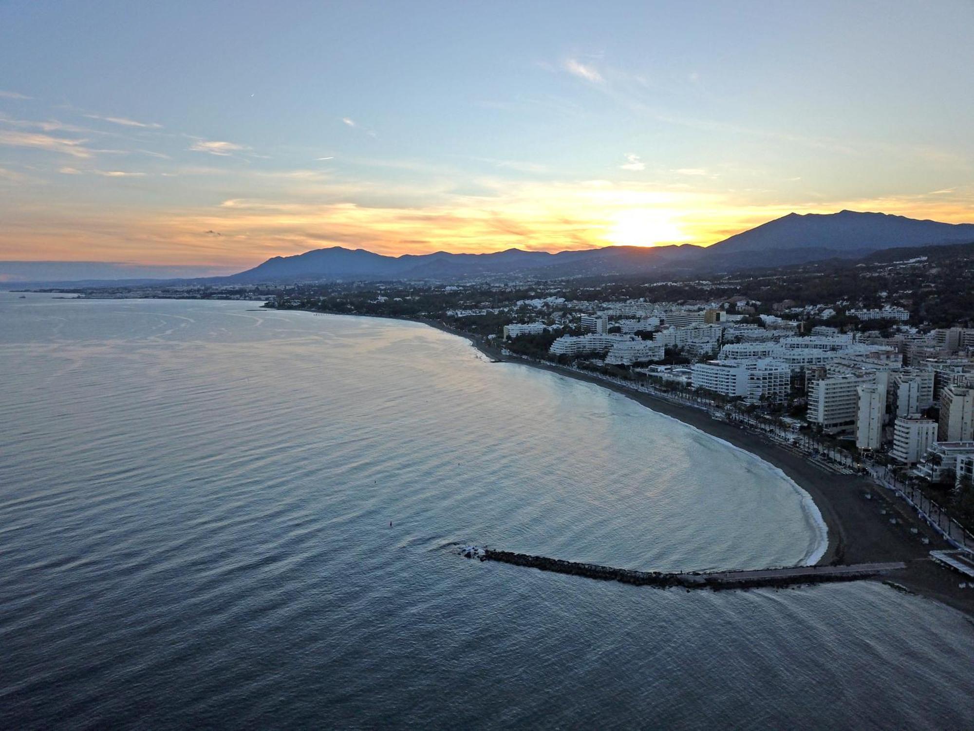 Lujoso Apartamento Con Piscina En Paseo Maritimo Marbella Exterior foto